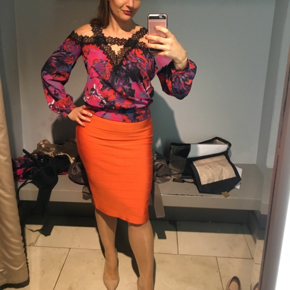 Bebe silk satin / lace top